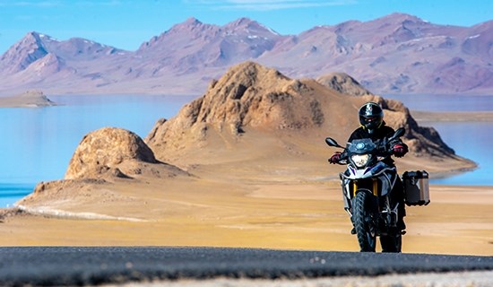 Voyage en moto de Lhassa vers Everest et lac Namtso ( moto BMW)