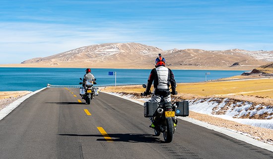 Voyage en moto de Lhassa vers Katmandou via Everest et Kailash (Moto BMW)