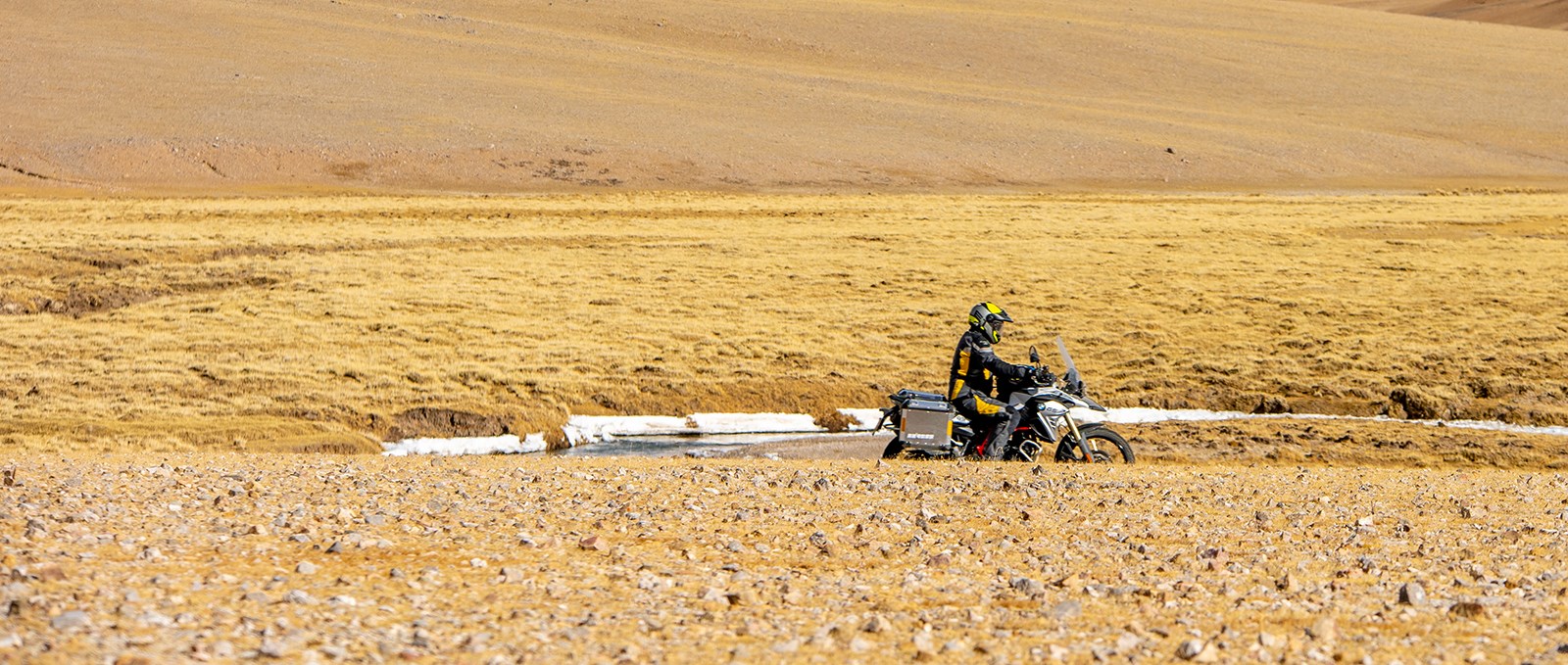 Voyage en moto de Lhassa vers Katmandou via Everest( Moto BMW)